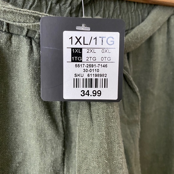 Hey! Wide Leg Pants! 💚 - Picture 2 of 4